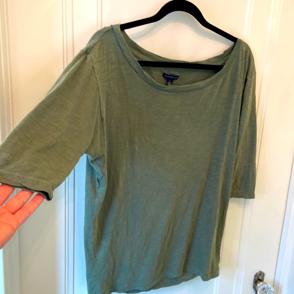 Off the shoulder slub tee.